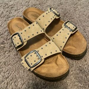 Universal Thread Double Strap Studded Buckle Sandals Women size 9 - LIKE NEW